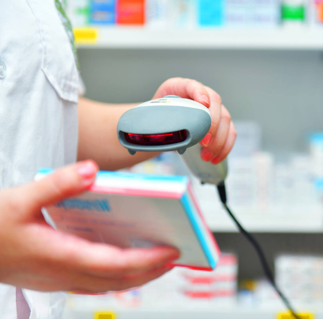 Heute Morgen war ein Ausbuchen und Verifizieren der Packungen in Apotheken zwischenzeitlich nicht möglich.  / © Adobe Stock/I-Viewfinder