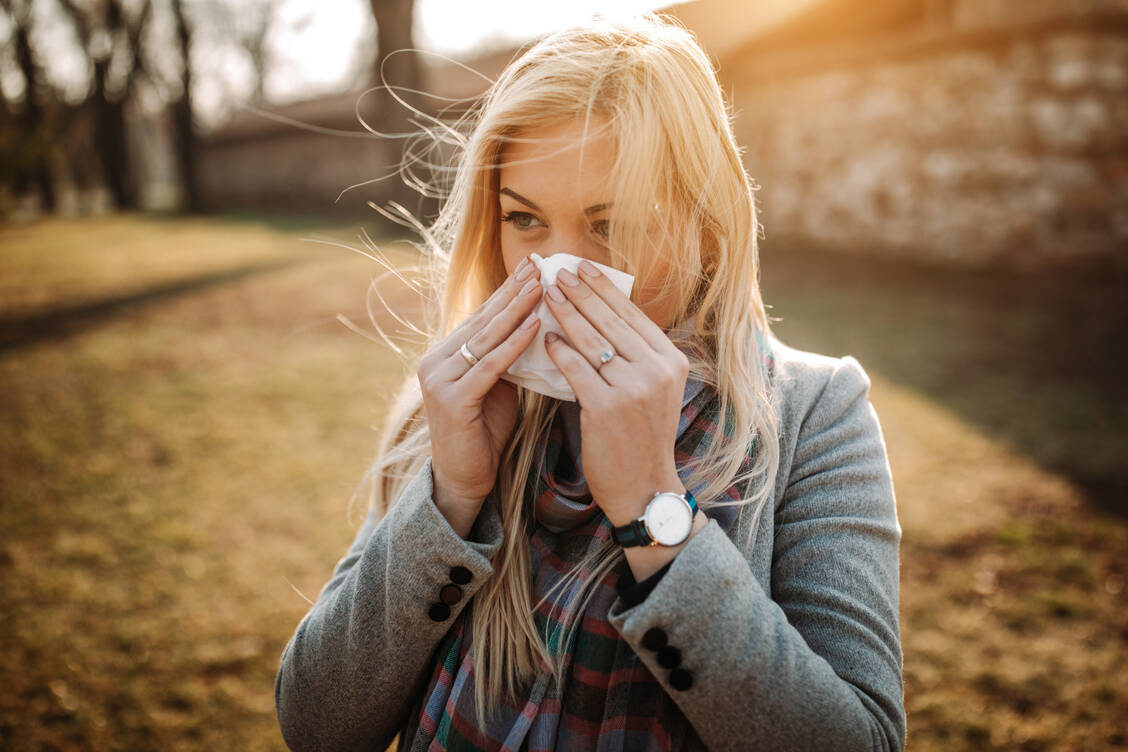 Auch Ende April ist die Zahl der Atemwegserkrankungen in Deutschland im Vergleich zu anderen Jahren immer noch hoch, auch wenn die zweite Grippewelle überstanden ist. / Foto: Getty Images/bojanstory