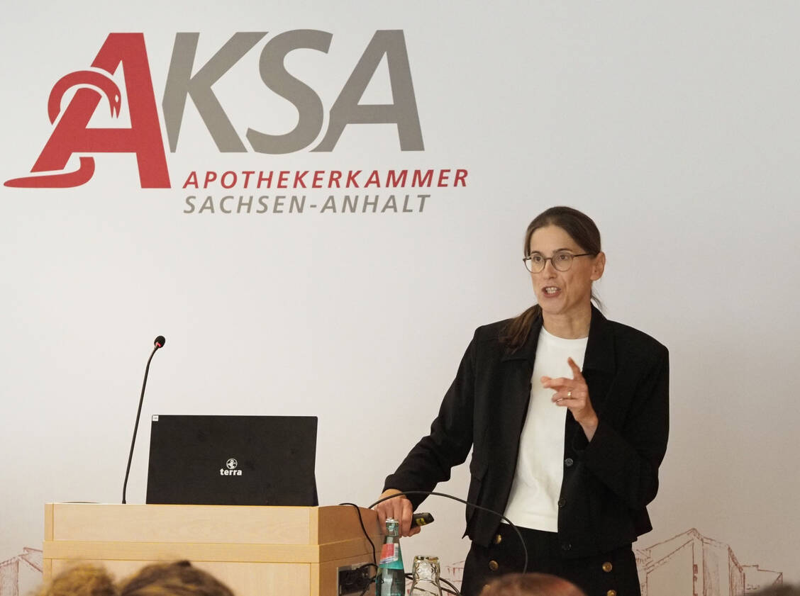 Nina Griese-Mammen ist bei der ABDA für das Thema pharmazeutische Dienstleistungen zuständig.  / © AKSA/Klauck