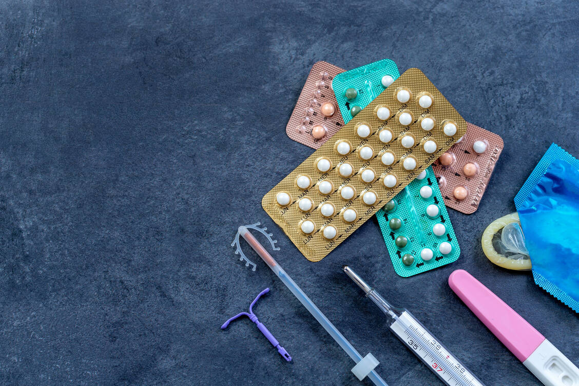 Zur hormonellen Verhütung hält Stiftung Warentest bestimme Antibabypillen und Spiralen für geeignet.  / Foto: Adobe Stock / JPC-PROD