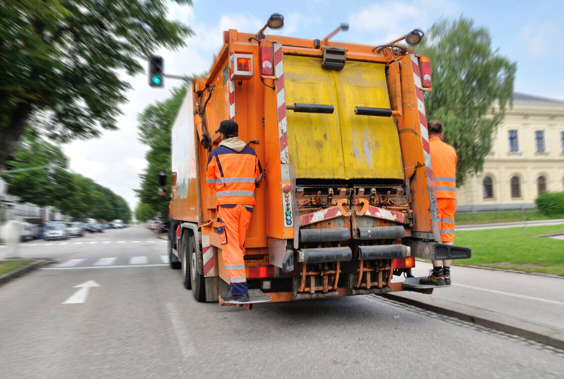 Sogenannte molekulare Klebstoffe bewirken , dass die körpereigene Müllabfuhr kommt und Tumorzellen entsorgt werden. / Foto: Adobe Stock/oscarwhity