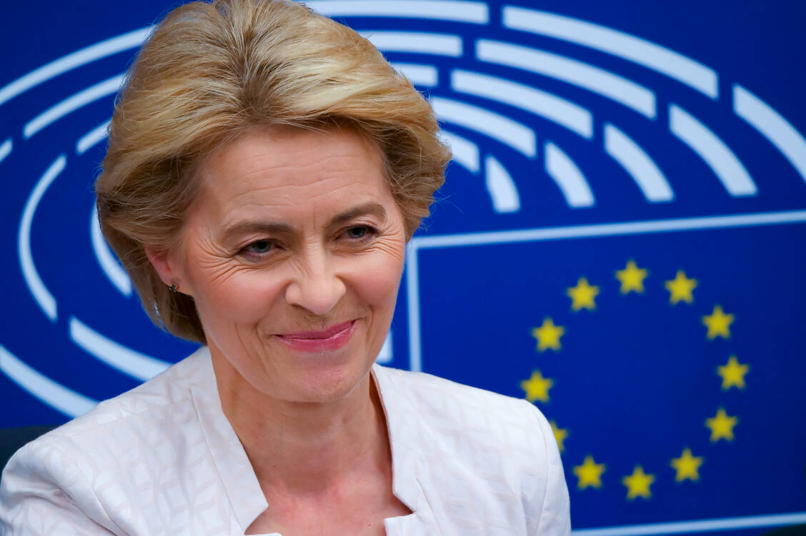 Mit knapper Mehrheit am Dienstagabend zur neuen EU-Kommissionspräsidentin gewählt: Ursula von der Leyen. / Foto: dpa