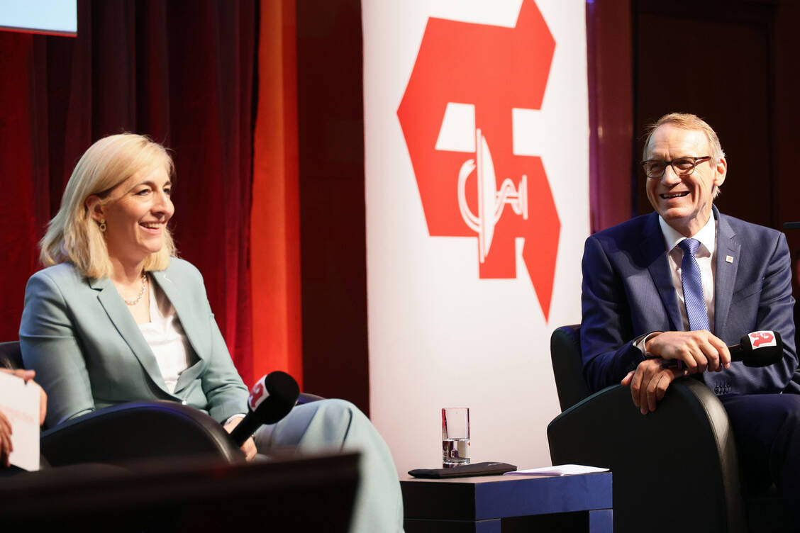 ABDA-Präsident Thomas Preis fordert von Bundesgesundheitsministerin Nina Warken ein Einschreiten gegen unzulässige Rx-Boni. / © Alois Müller
info@amfotos.com
