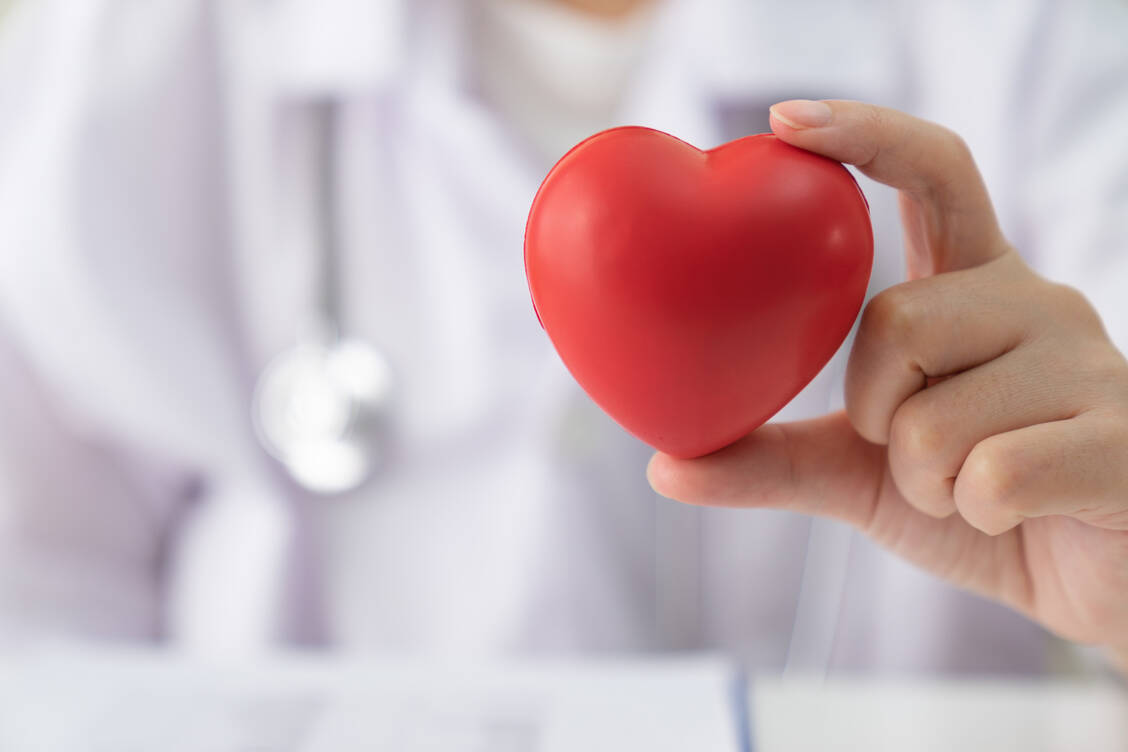 Das Krebsmedikament Ibrutinib kann offenbar schädliche Auswirkungen auf das Herz haben. Die EMA lässt dies nun in einer neuen Studie überprüfen. / Foto: Getty Images/krisanapong detraphiphat