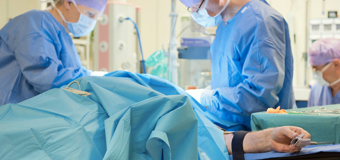 Mit der vermehrten Anwendung von Biologika sank in den letzten Jahren die Rate an Kolonoperationen, vor allem der Notfall-Kolektomien. / Foto: Adobe Stock/Tomasz
