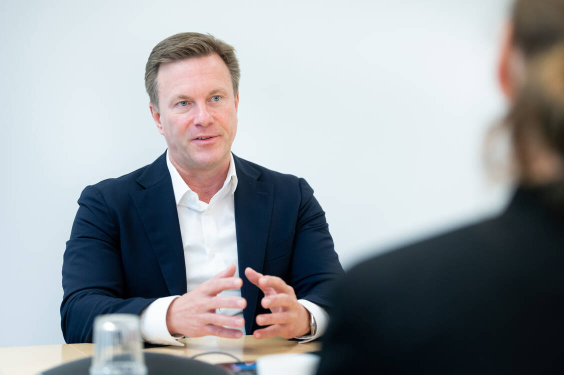 Neue Spielregeln:  Gematik-Chef Markus Leyck  Dieken hat die Arbeit der Gesellschaft für Telematikanwendungen der Gesundheitskarte  neu ausgerichtet. Sie soll künftig Gestalter der Digitalisierung sein. / Foto: PZ/Harry Schnitger