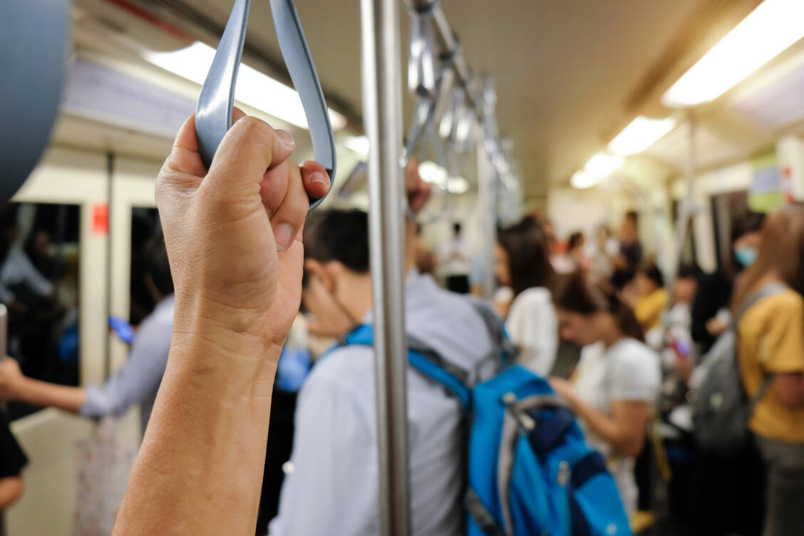 Wie mobil die Menschen sind, lässt sich auch an den Mobilfunkdaten erkennen.  / Foto: Getty Images/krisanapong detraphiphat