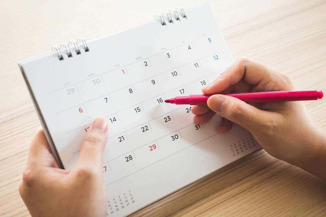 Termin im Blick? Noch eine Woche lang können sich junge Unternehmen beim diesjährigen Apostart-Pitch bewerben. / Foto: Adobe Stock/Piman Khrutmuang