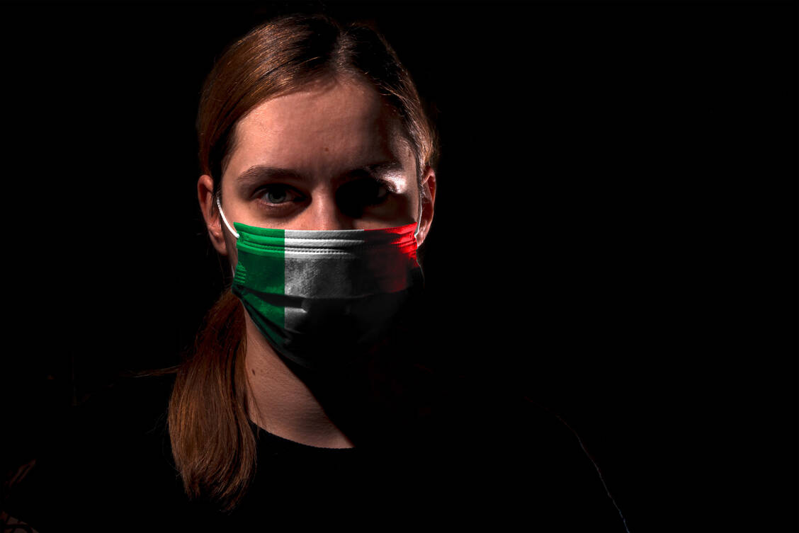 Eine repräsentative Studie aus Italien schätzt, dass die Dunkelziffer der SARS-CoV-2-Infizierten sechs Mal so hoch ist wie die registrierten Fälle. / Foto: Getty Images/Haris Mulaosmanovic / EyeEm