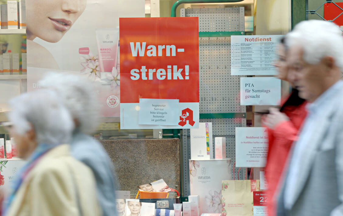 Am 19. Oktober werden die Apotheken in mehreren Bundesländern aus Protest gegen die GKV-Sparreform ihre Türen schließen. / Foto: picture alliance / dpa