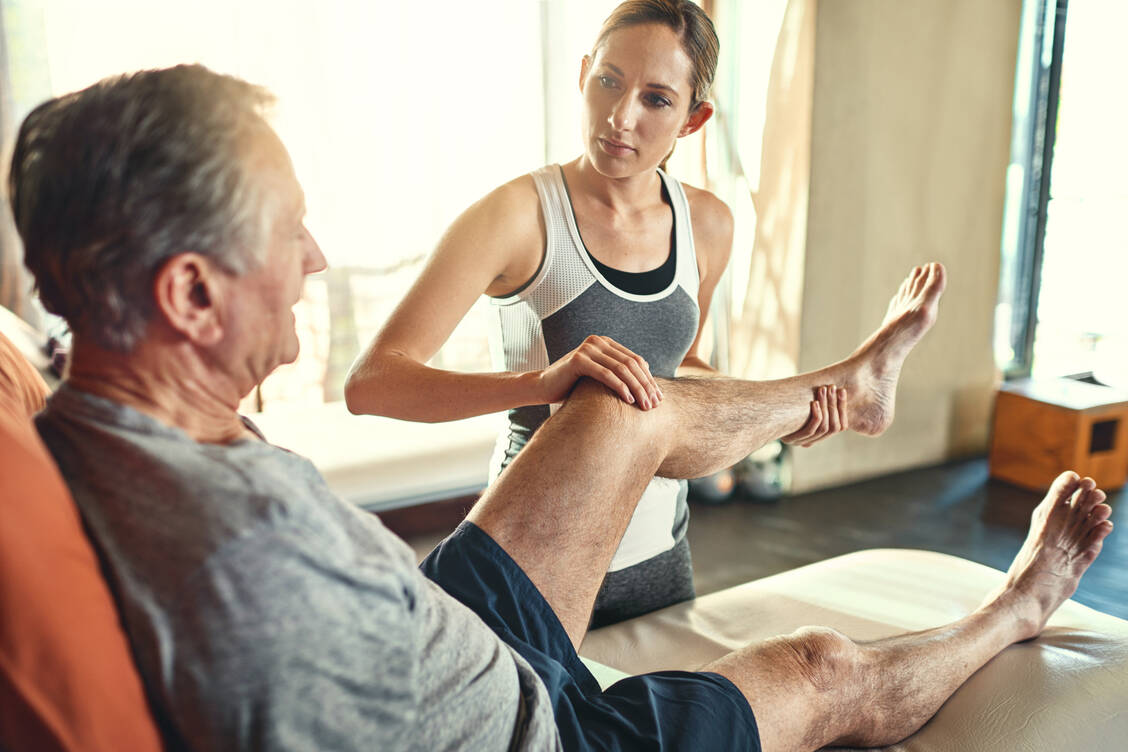 Schlaganfallpatienten brauchen nicht nur eine gute Reha, sondern auch eine sichere Antikoagulation. / Foto: Adobe Stock/Mikolette Moller/peopleimages.com