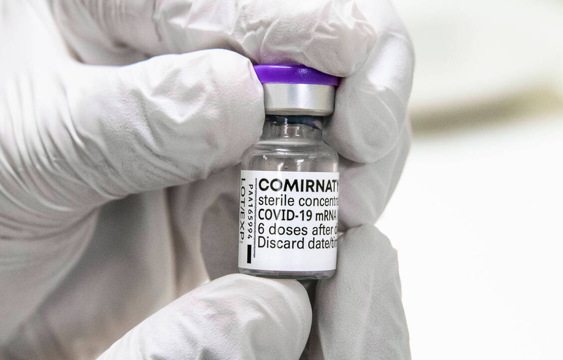 In der kommenden Woche sollen Ärzte das Biontech-Vakzin erstmals auch für Zweitimpfungen bestellen. Die Aufträge haben Priorität. / Foto: Imago images/TT