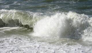 Manchmal hilft die Natur. Die Sole an der Nordseeküste macht zähen Schleim flüssiger. Abhusten wird erleichtert. Die Symptome bessern sich.
<p class="fotonachweis">Foto: Staatsbad Norderney</p>