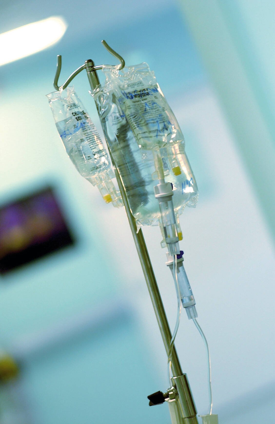 IL-6-Antagonisten wie Tocilizumab und Sarilumab werden derzeit bei Covid-19 getestet. Sie sollen die überschießende Immunreaktion auf den Erreger dämpfen. / Foto: Superbild