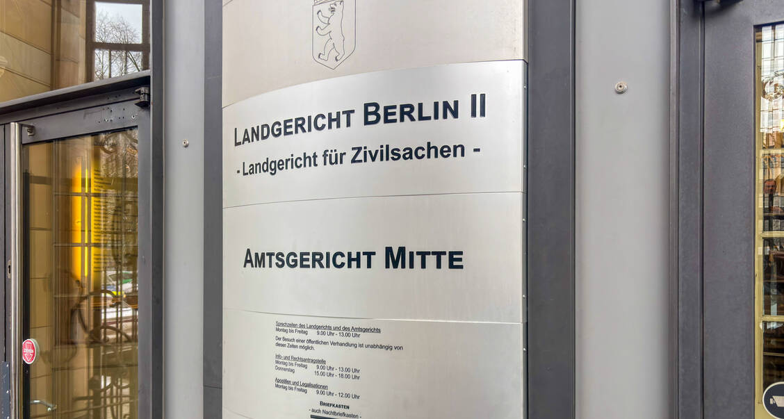 Das Landgericht Berlin II entschied zur Rx-Werbung auf Plattformen.  / © IMAGO/STEINSIEK.CH