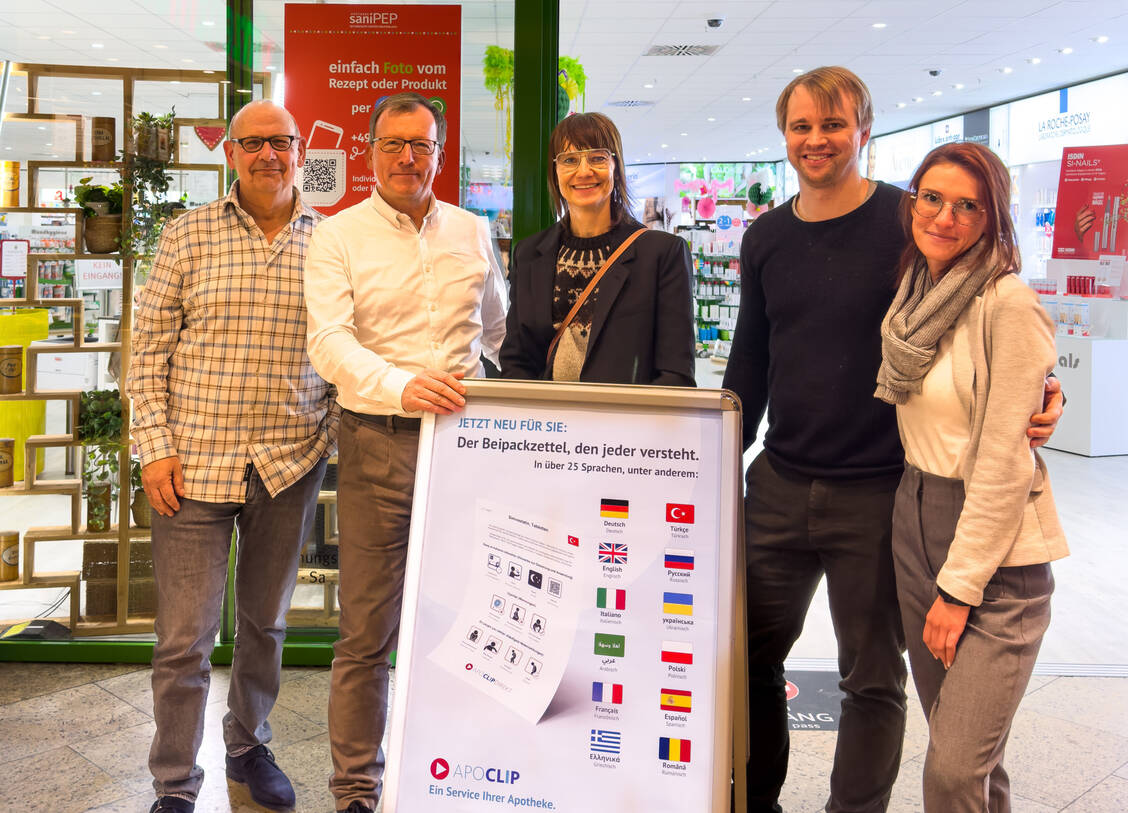 Das Team der Sanipep-Apotheke in München ist von der Apoclip-Lösung überzeugt. / Foto: Sanipep Apotheke München