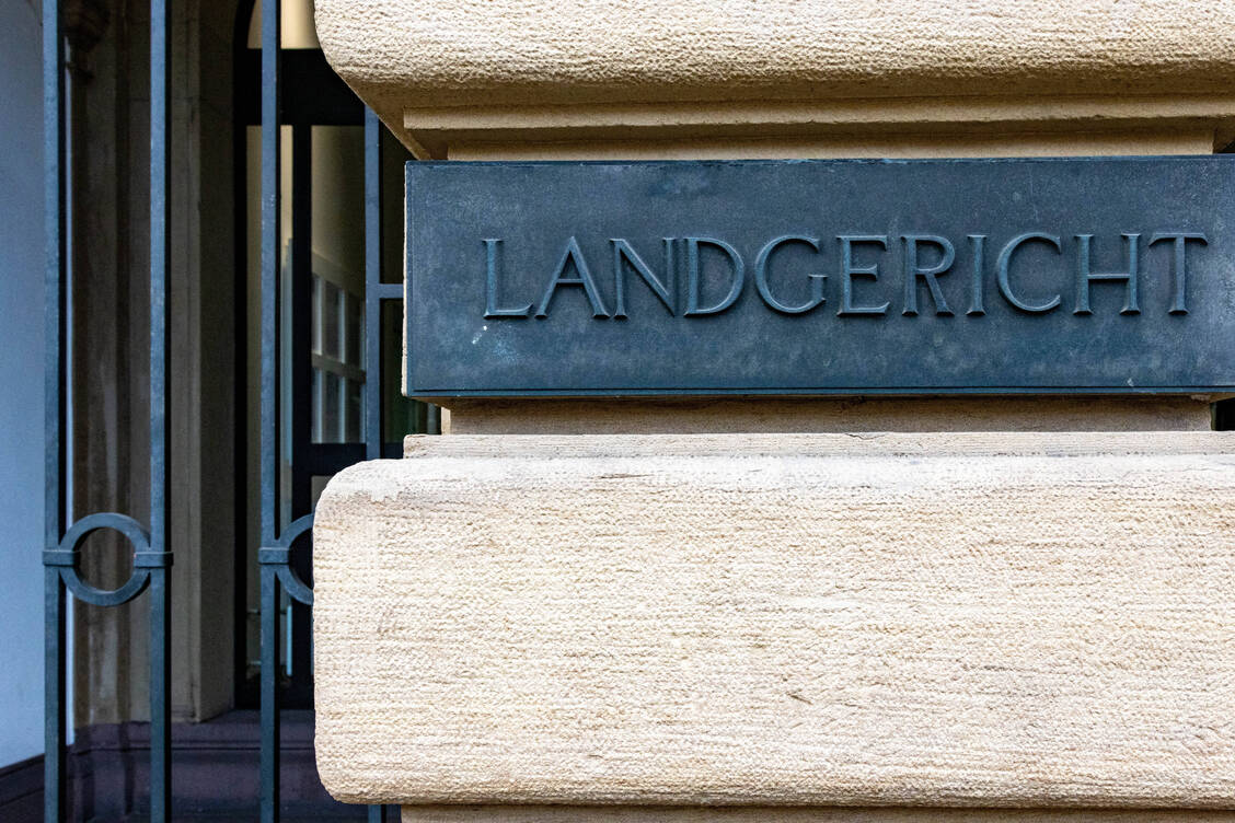Das Landgericht Karlsruhe hält das Vertragsmodell von Doc Morris auf seiner »Marktplatz«-Plattform für nicht zulässig. / Foto: imago images/Nicolaj Zownir