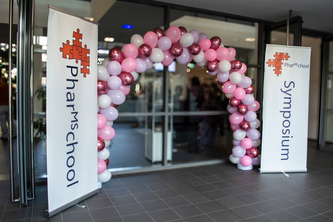 Eingangsbereich des PharmaCampus an der Uni Münster / © Charlotte Winkel