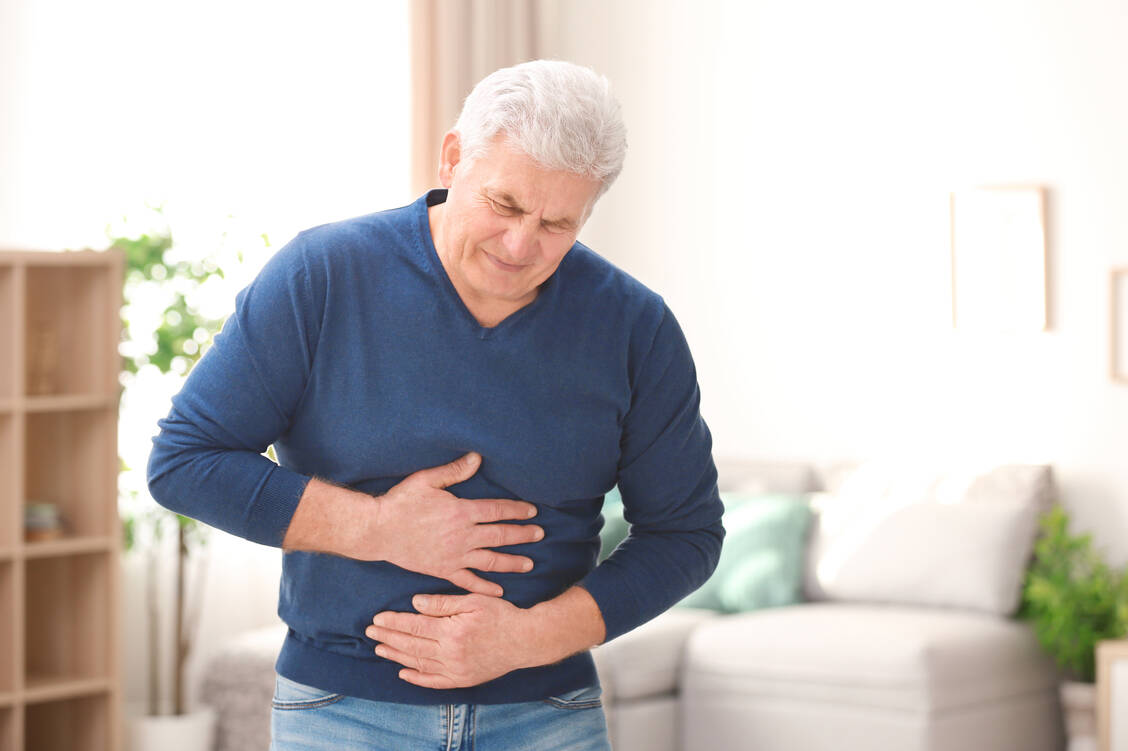 Folgt auf säurebedingten Magenschmerz durch die Behandlung mit Säureblockern eine Allergie? Verschreibungsdaten aus Österreich legen einen Zusammenhang nahe. / Foto: Adobe Stock/New Africa