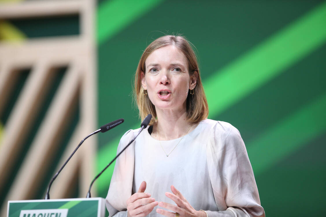 Eine vollständige Liberalisierung würde die Balance zwischen Einkaufsvorteilen und Gesundheitsschutz erschweren, betonte Anna Cavazzini. / © IMAGO/dts Nachrichtenagentur