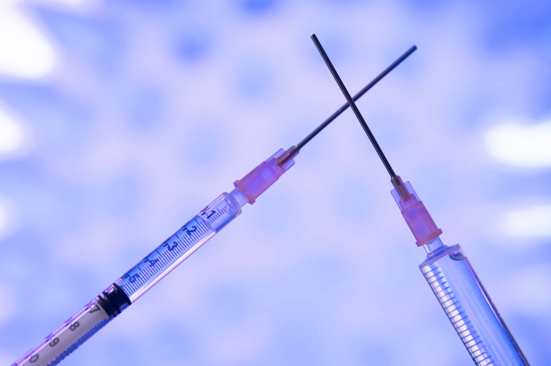 Eine präpandemische und eine pandemische Vakzine gegen den Vogelgrippevirus-Subtyp Influenza-A(H5N1) hat grünes Licht von der EMA erhalten.  / Foto: Getty Images/Aitor Diago