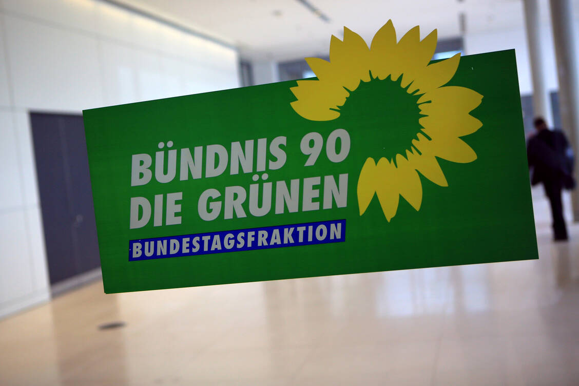 Die Bundestagsfraktion der Grünen will internationale Online-Konzerne höher besteuern und Vor-Ort-Händler gezielt stärken. / Foto: picture alliance