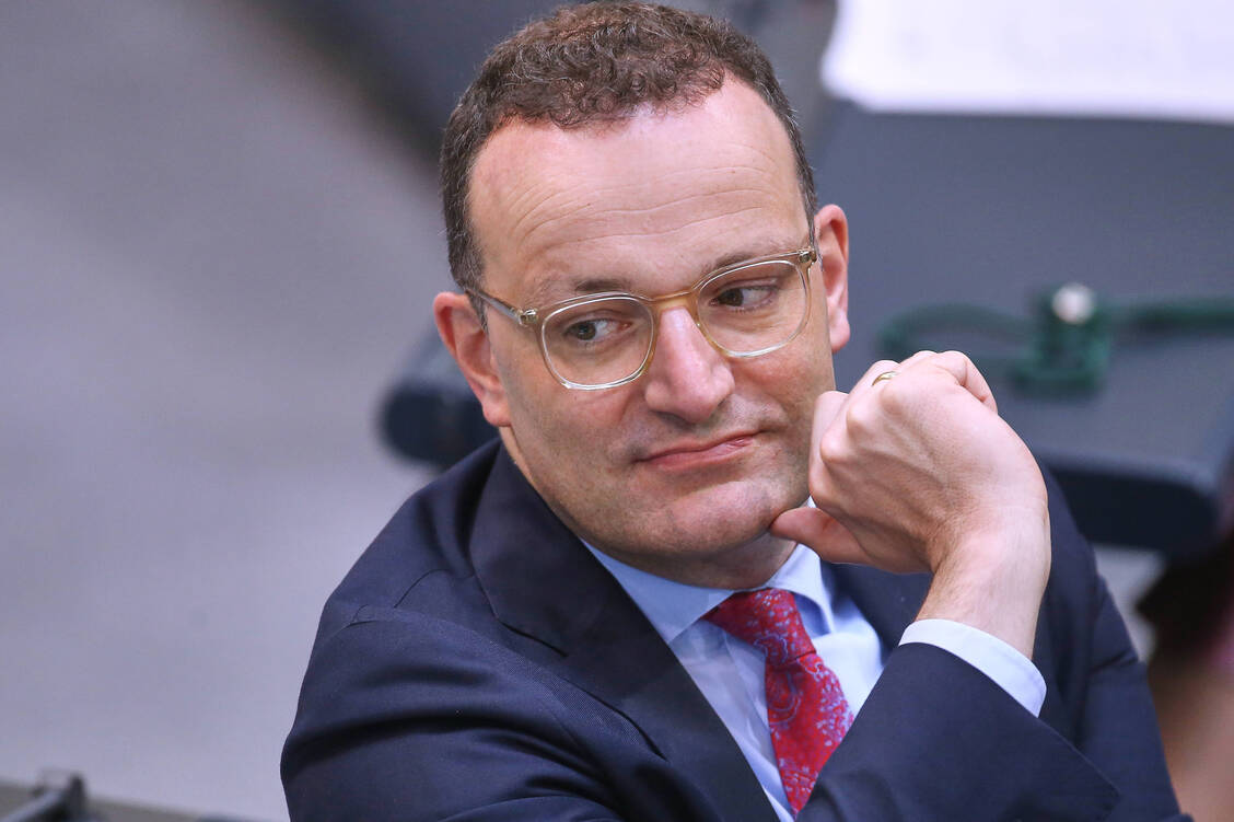 Gegen den früheren Bundesgesundheitsminister und heutigen Unionsfraktionschef Jens Spahn liegen  keine »tatsächlichen Anhaltspunkte« für eine Straftat vor, heißt es von der Berliner Generalstaatsanwaltschaft. / © Imago/dts Nachrichtenagentur