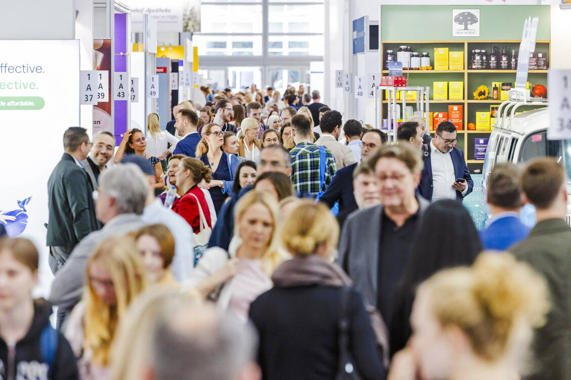 Die Vielfalt der Ausstellenden ist eine der großen Stärken der Expopharm. / © Avoxa/Expopharm