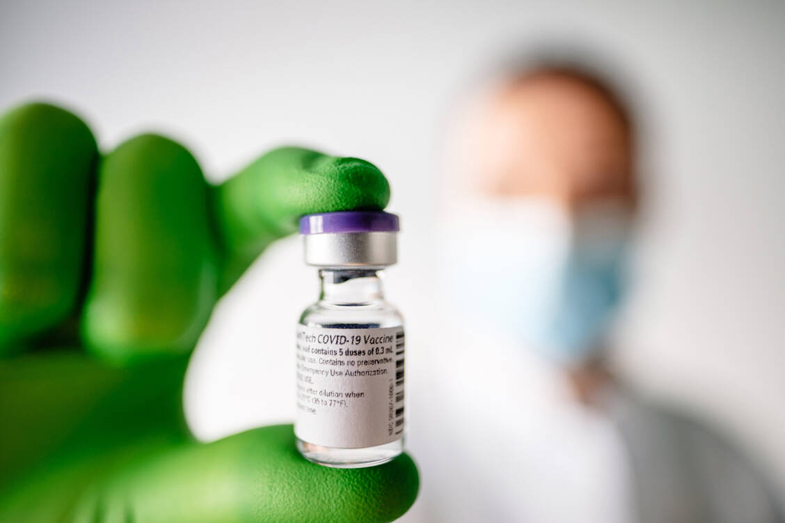 Ausbau der Produktionskapazitäten: Mit der Inbetriebnahme des neuen Standorts Marburg wollen Biontech/Pfizer jährlich  weitere 750 Millionen Impfstoffdosen produzieren. / Foto: Biontech