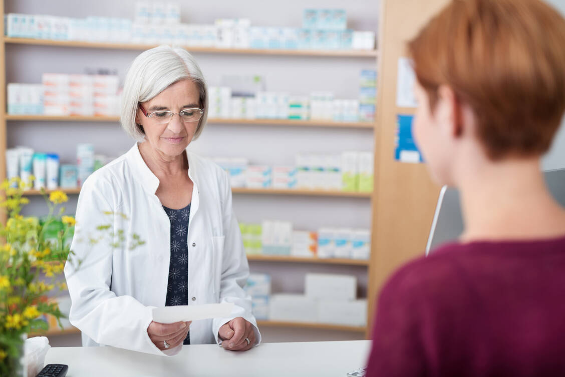 Bislang galt: Bei Wunscharzneimittel bekommen Versicherte eine Kopie des Rezepts. Künftig sollen sie von Apotheken einen Ausdruck mit bestimmten Informationen erhalten. / Foto: Adobe Stock/contrastwerkstatt