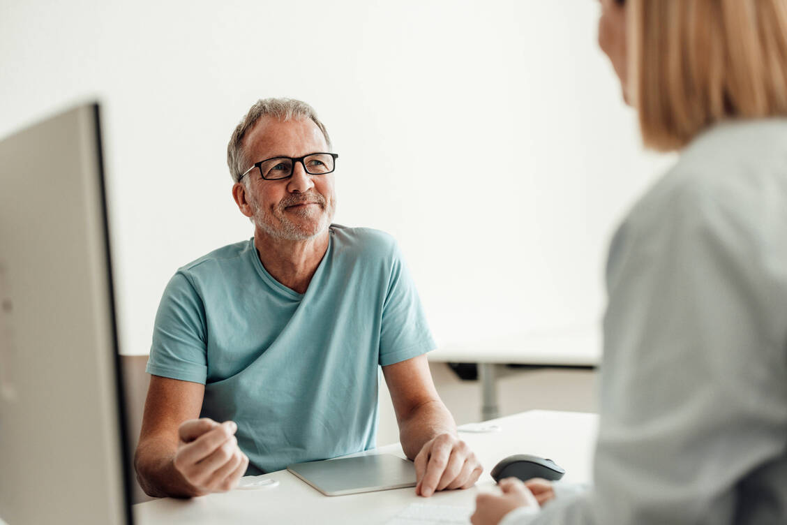 Nicht immer ist die Indikation für eine lipidsenkende Therapie eindeutig. In solchen Fällen kann ein hoher Lp(a)-Wert den Ausschlag geben – sollte aber immer im Zusammenhang mit anderen Risikofaktoren gesehen werden. / © Imago Images/Westend61