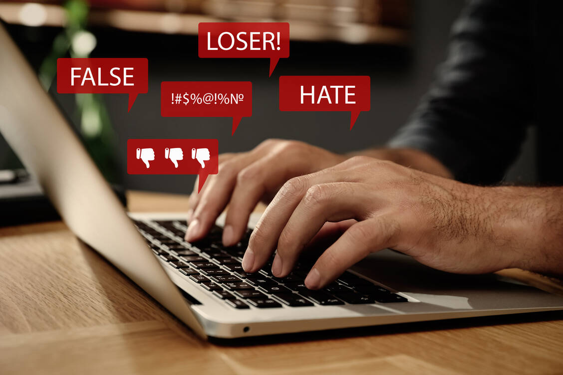 »Hate Speech« wird anonym geäußert. Sofern der Verfasser aber erkennbar ist, will die Kammer künftig einschreiten. / Foto: Adobe Stock/New Africa