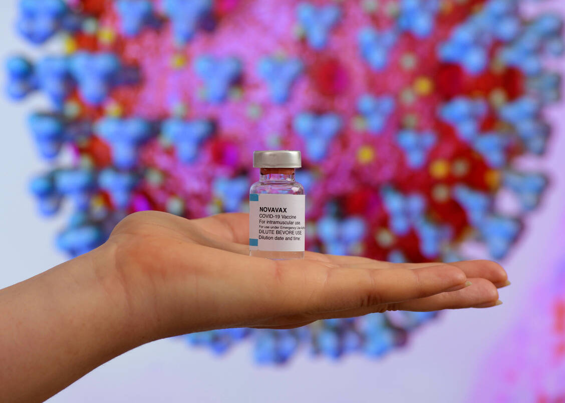 Noch ist der Novavax-Impfstoff (hier ein Symbolbild) nicht auf dem Markt. / Foto: imago images/MiS
