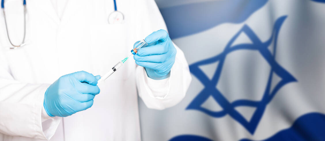Israel hatte als erstes Land mitgeteilt, Menschen, die 60 Jahre oder älter sind, eine dritte Impfung gegen das Coronavirus zu geben. / Foto: Adobe Stock/erika8213