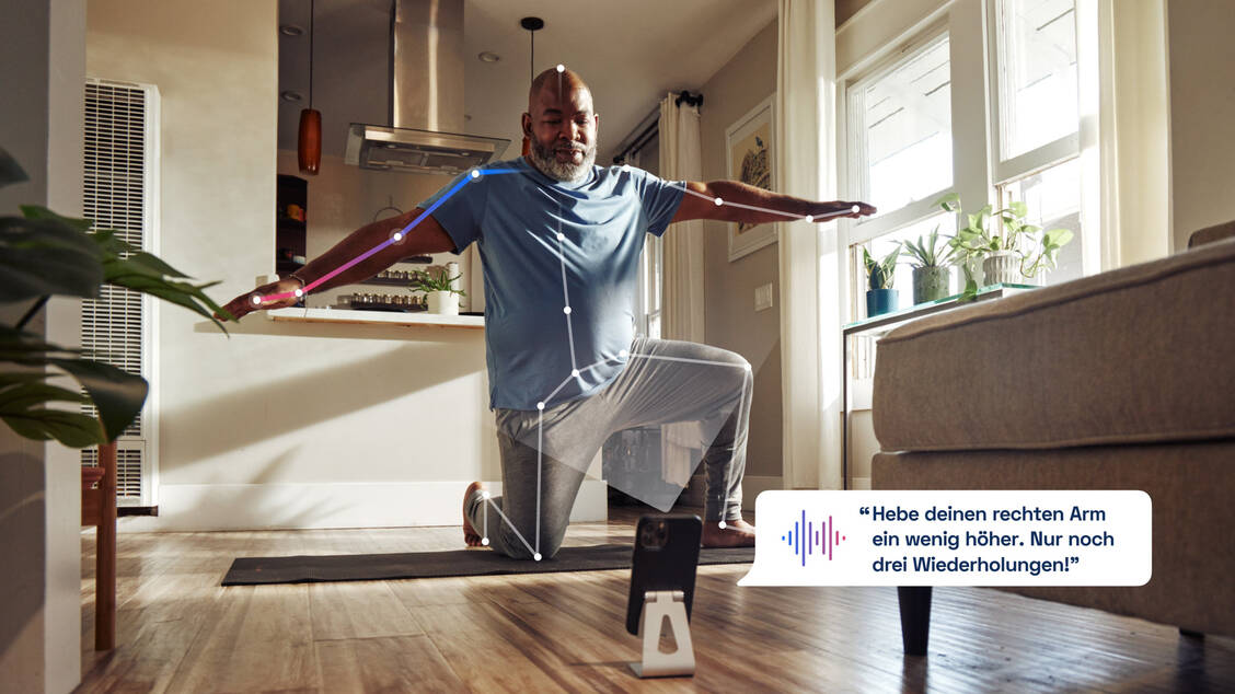 Fast alle Apps gegen Rücken- und Knieschmerzen enthalten Übungen. Bei »Kaia Rückenschmerzen« kontrolliert die App über die Kamerafunktion die Ausrichtung per künstliche Intelligenz. / Foto: Kaia Health