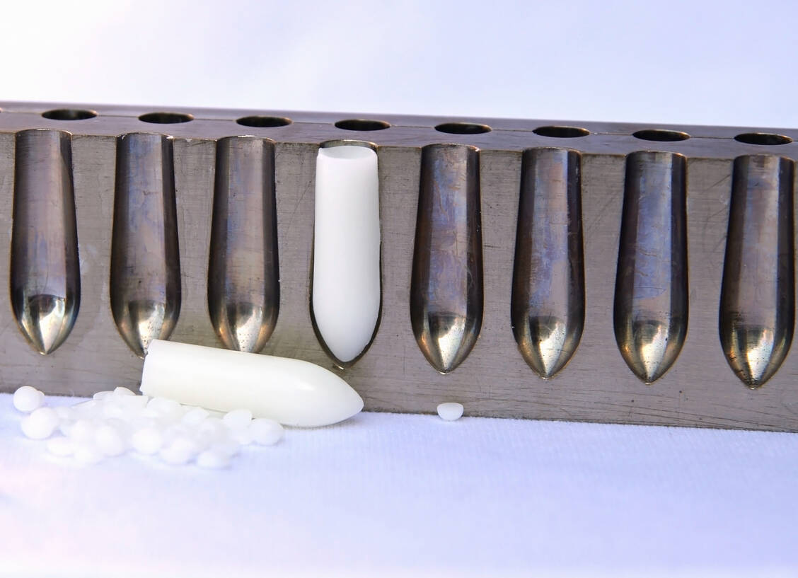 Pharma-Printer versus »echtes Handwerk« – wer hat die Nase vorn? Diese Frage lässt sich nicht pauschal beantworten. Beide Verfahren haben Vor- und Nachteile. / © Adobe Stock/cuhle-fotos