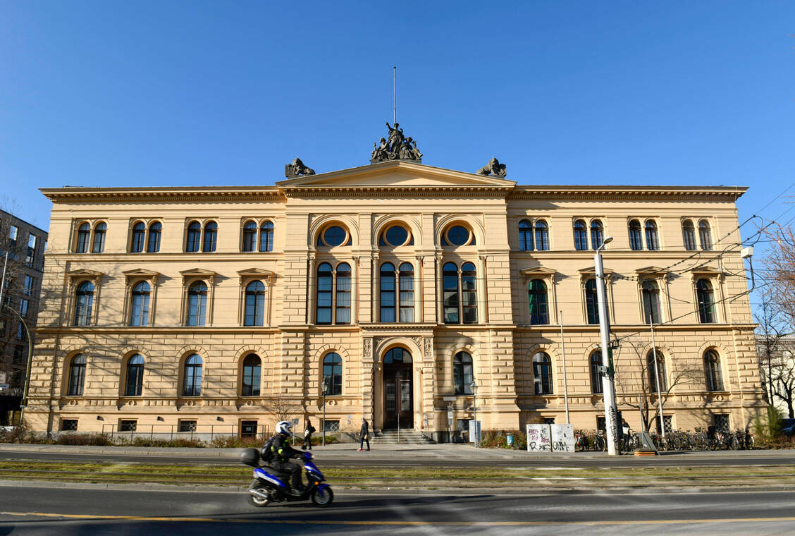 Doc Morris wollte DAV und GKV gerne von möglichen Boni-Strafen abhalten. Doch die Richter am Berliner Sozialgericht sahen das anders. / Foto: Imago Images/imagebroker
