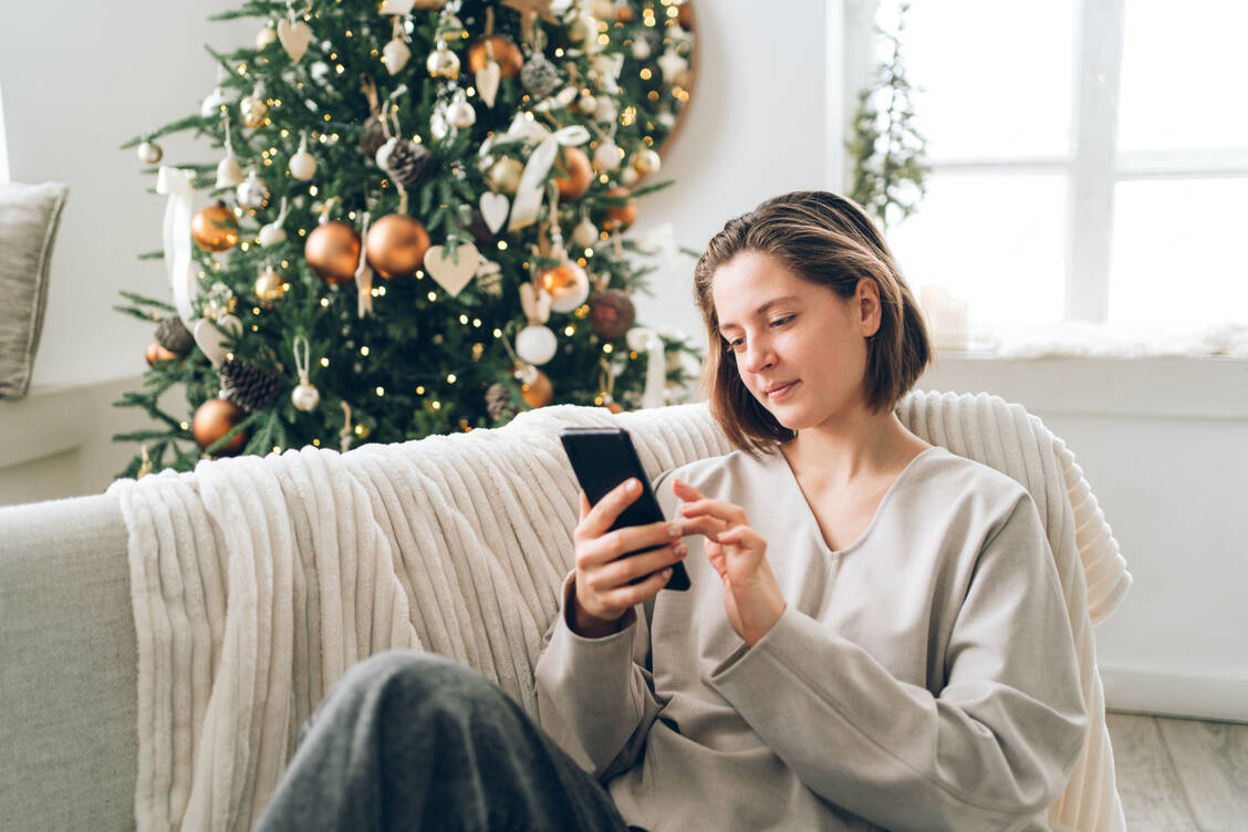 Am meisten gestresst fühlen sich junge Menschen in ihrer Freizeit. Deshalb gilt gerade zu Weihnachten: Einfach mal abschalten. / Foto: Getty Images/Anna Efetova