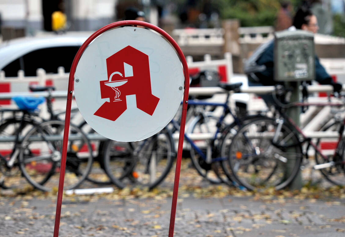 Wackelige Existenz: Die Zahl der Apothekenschließungen nimmt auch in Westfalen-Lippe kontinuierlich zu. / Foto: Imago/Klaus Martin Höfer
