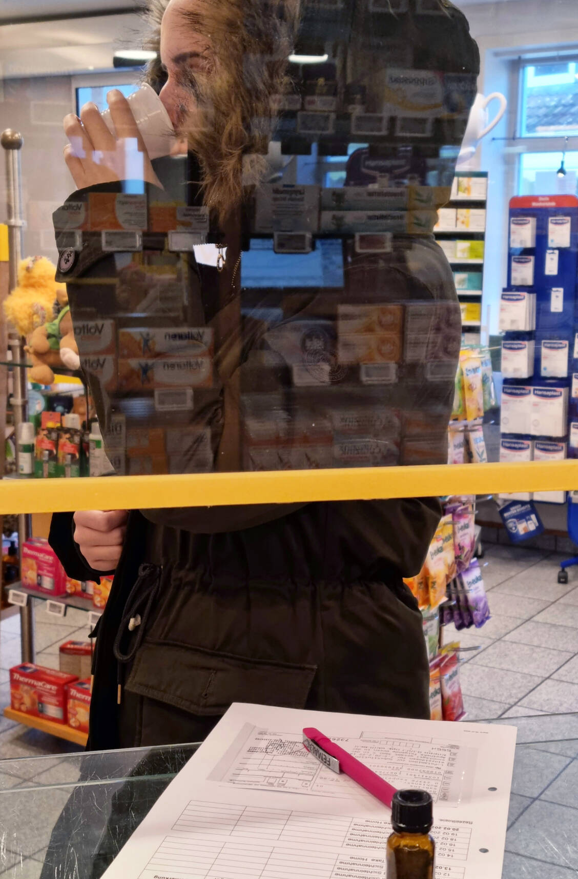 Das Überlassen zum unmittelbaren Verbrauch kann durch den Arzt an Apotheken delegiert werden; die Sichtvergabe ist eine freiwillige Dienstleistung. / Foto: Spading