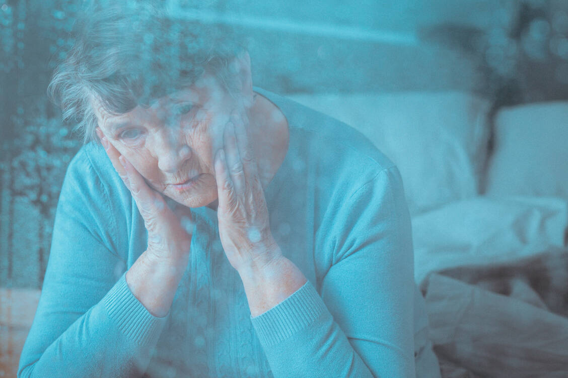 Schlaflosigkeit, Traurigkeit, sozialer Rückzug: Das sind nicht unbedingt typische Altersprobleme, die man hinnehmen muss. Dahinter kann eine Depression stecken, die bei Senioren genauso gut behandelt werden kann wie bei Jüngeren. / Foto: Fotolia/Photographee.eu