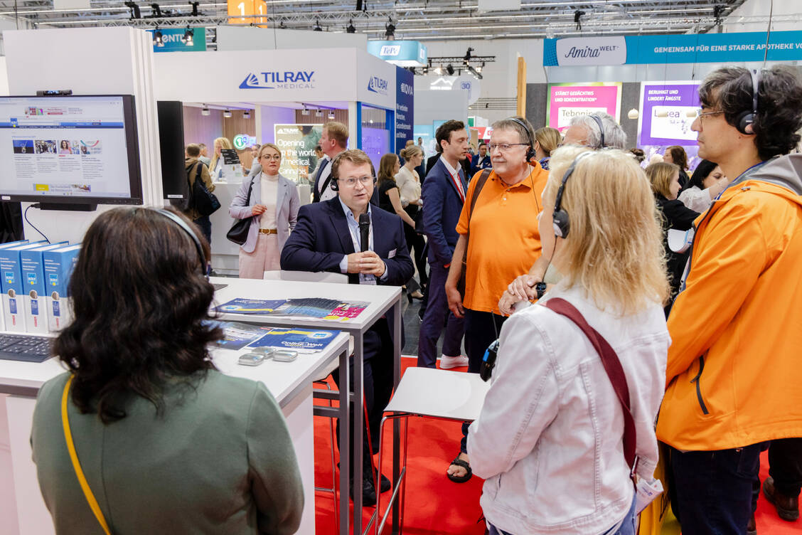 Beim Rezeptur-Rundgang auf der Expopharm geht es um Neuigkeiten und Tipps rund um Rezeptur und Analytik.. / © Avoxa/Expopharm