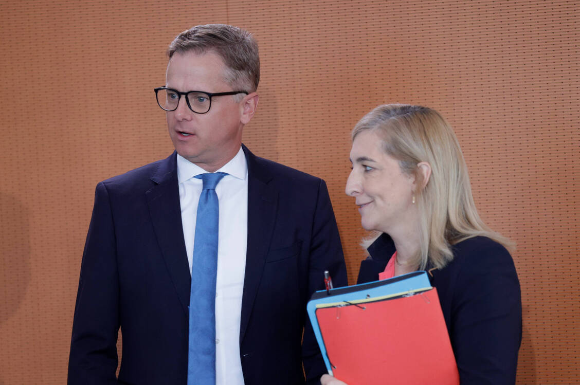 Warkens Sparkurs bei der Rente pflegender Angehöriger stand vielfach in der Kritik – zuletzt sogar beim Kanzler. Linnemann positioniert sich nun für mehr gesellschaftliche Wärme und den Erhalt der Rentenpunkte. / © Imago / Metodi Popow