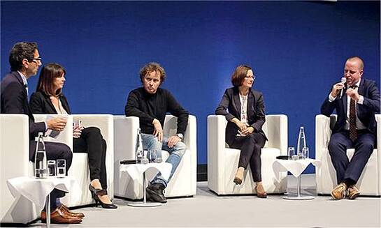 Diskutierten über die Rolle des  Apothekers bei der Sicherstellung  der Arzneimitteltherapiesicherheit:  Moderator Reiner Kern, Susanne Donner, Wolfgang Ulbricht, Ina Richling  und Martin Bauer (von links).