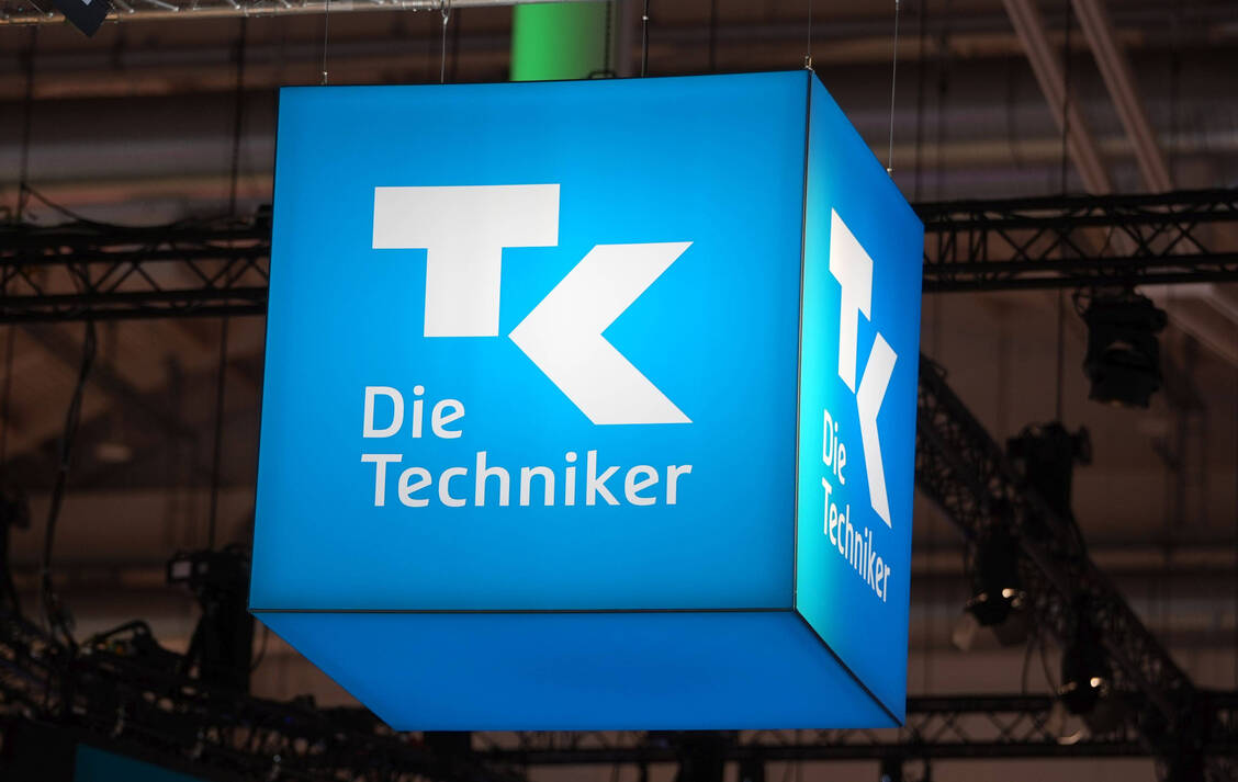 Ein funktionierendes Gesundheitswesen ist einer der Grundsteine der Demokratie, positioniert sich die Teciker Krankenkasse (TK). / © Imago/Hartenfelser