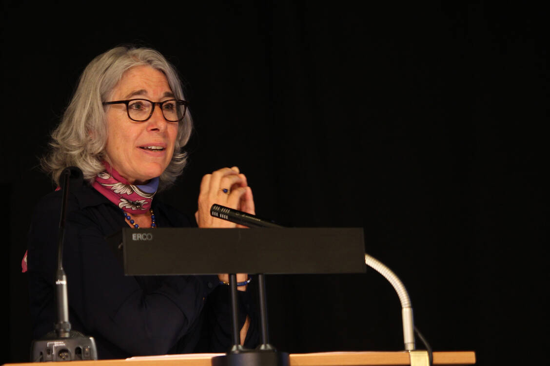 ABDA-Präsidentin Gabriele Regina Overwiening ist sich sicher, dass schon bald ein Spargesetz kommen wird, das auch die Apotheken treffen könnte. / Foto: AKWL/Sokolowski
