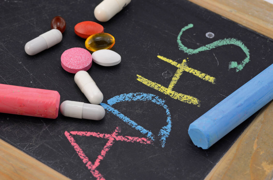 Für den Schulerfolg kann die Einnahme von ADHS-Medikamenten mitentscheidend sein. / Foto: Fotolia/djama