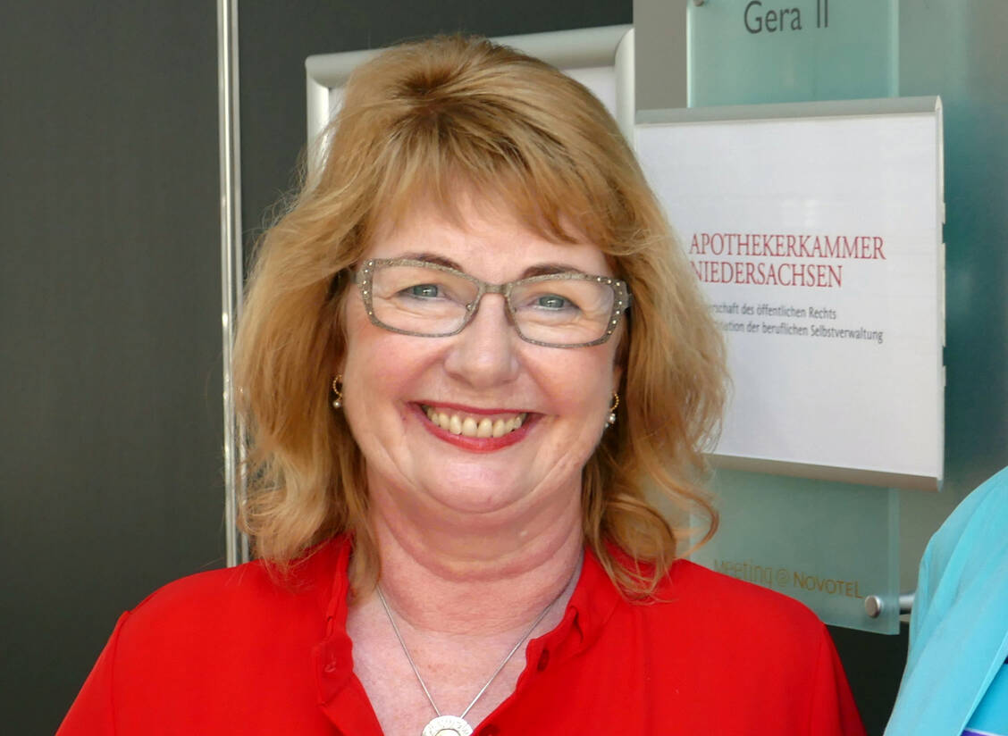 Kammerpräsidentin Cathrin Burs dankt den Apotheken in Niedersachsens für ihren unermüdlichen Einsatz in der Corona-Krise. / Foto: PZ/Christiane Berg