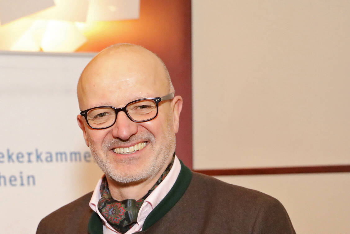 Der bisherige Vizepräsident ist Kammerpräsident: Peter Stahl steht von jetzt an der Landesapothekerkammer Rheinland-Pfalz vor.  / Foto: PZ/Alois Müller