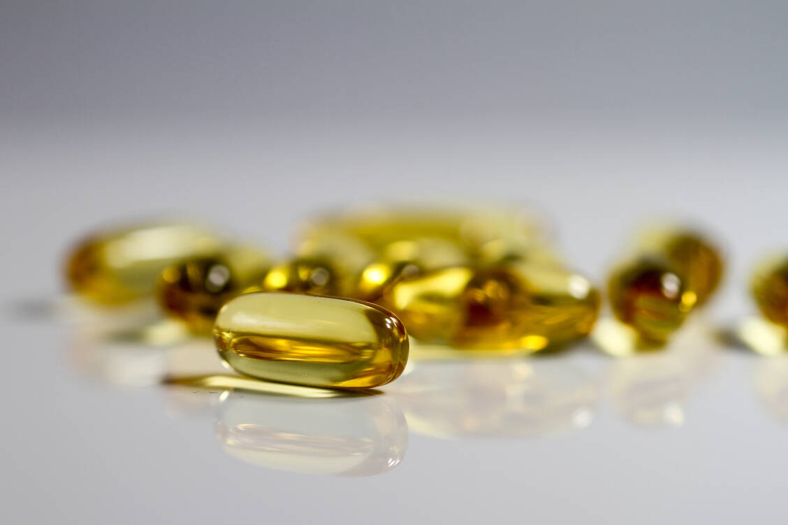 Weichkapseln mit 1.000 mg EPA und DHA verlieren ihre Zulassung zur Sekundärprophylaxe  von Herzinfarkten. / Foto: Adobe Stock/Girasole75
